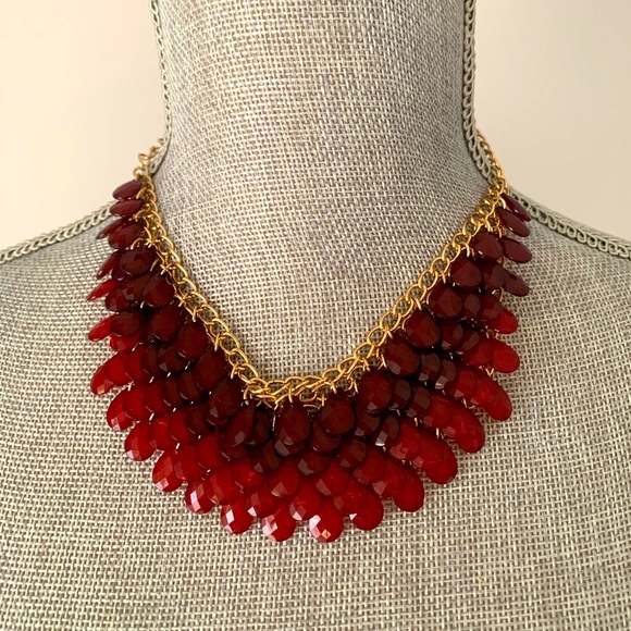 Red Ombré jewel statement necklace - Picture 3 of 7